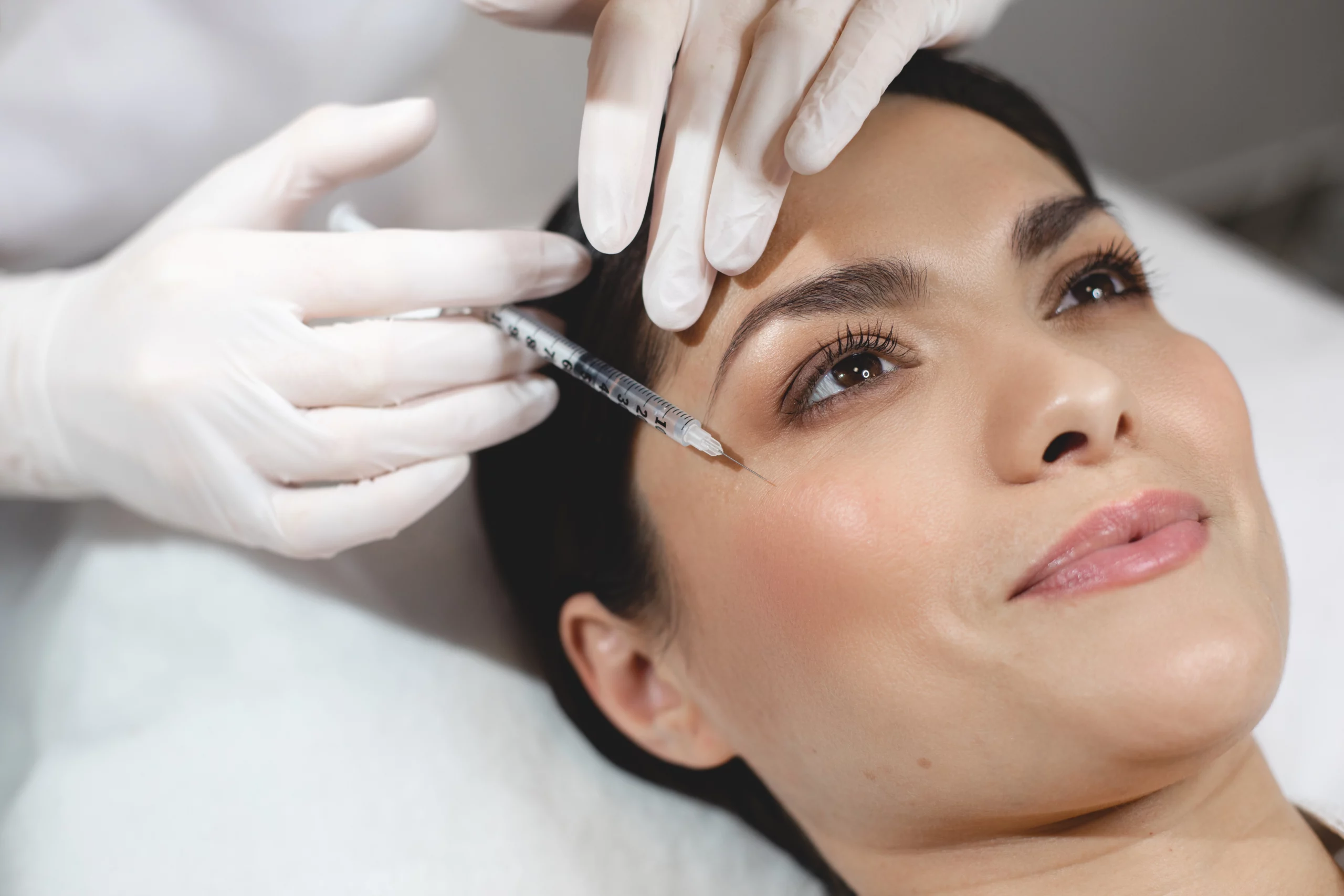 Liquid Facelift vs Surgical Facelift: Key Differences Explained Banner